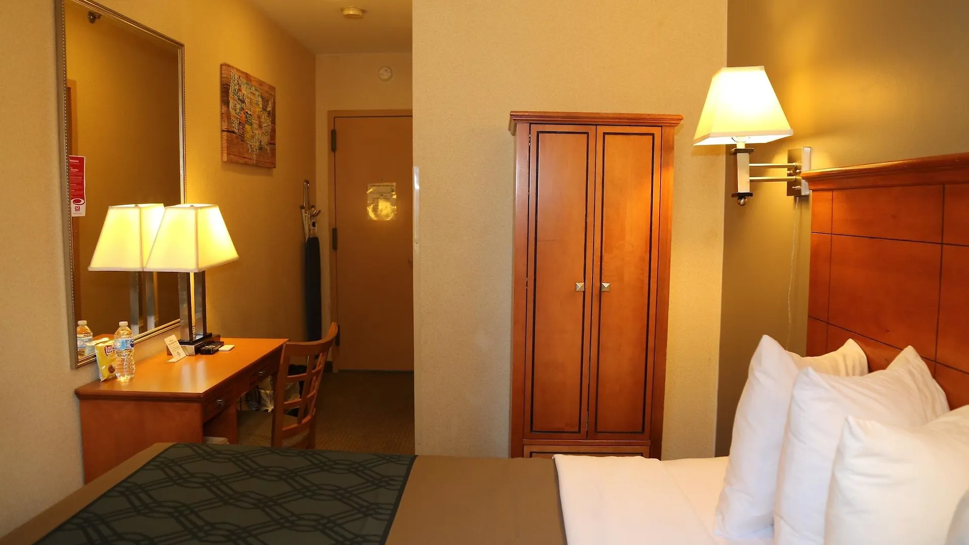 Econo Lodge Times Square New York Hotel
