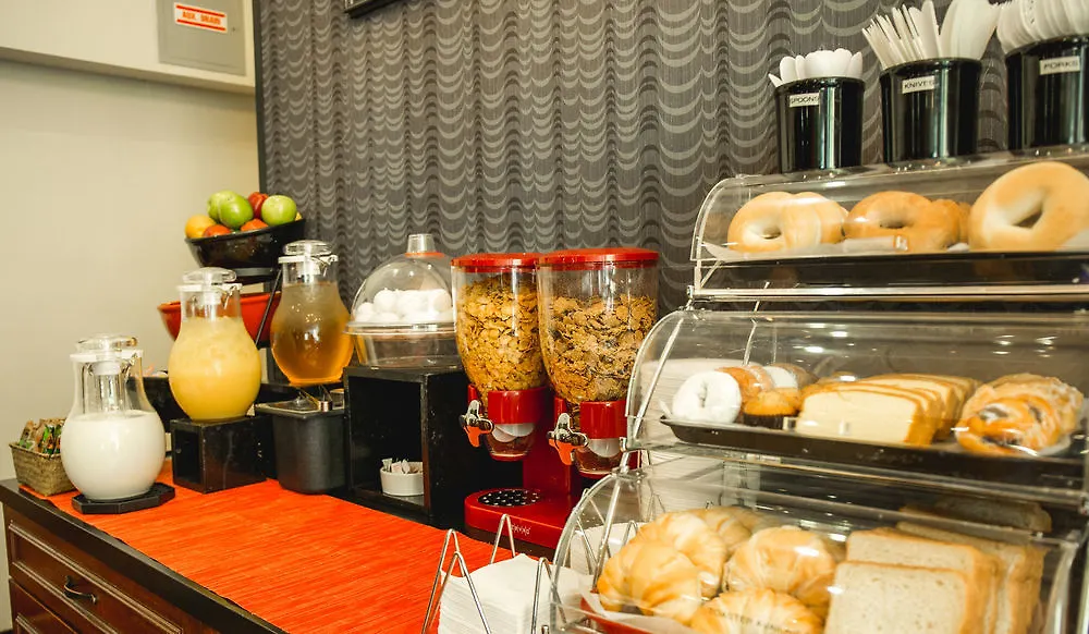 Econo Lodge Times Square New York Hotel