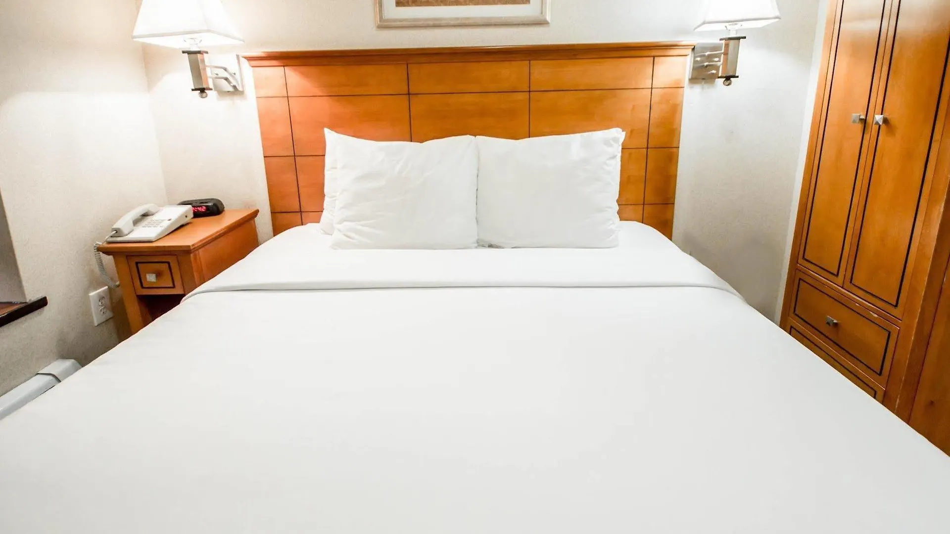 Econo Lodge Times Square New York Hotel